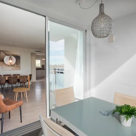Spaces Oasis Penthouse 3 Bedroom, 2 Bathroom, Terrace, Pool, Sleeps Up To 6 * シッチェス