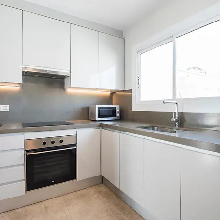 Spaces Oasis Penthouse 3 Bedroom, 2 Bathroom, Terrace, Pool, Sleeps Up To 6 アパート シッチェス