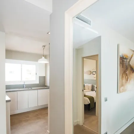 Spaces Oasis Penthouse 3 Bedroom, 2 Bathroom, Terrace, Pool, Sleeps Up To 6 アパート シッチェス