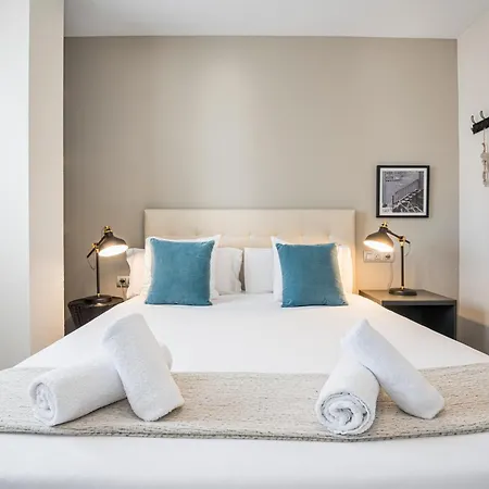 アパート Spaces Oasis Penthouse 3 Bedroom, 2 Bathroom, Terrace, Pool, Sleeps Up To 6 シッチェス