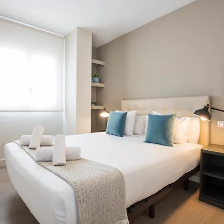 Spaces Oasis Penthouse 3 Bedroom, 2 Bathroom, Terrace, Pool, Sleeps Up To 6 *