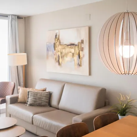 Spaces Oasis Penthouse 3 Bedroom, 2 Bathroom, Terrace, Pool, Sleeps Up To 6 アパート シッチェス