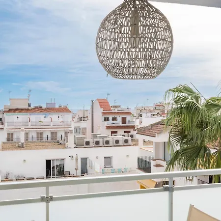 Spaces Oasis Penthouse 3 Bedroom, 2 Bathroom, Terrace, Pool, Sleeps Up To 6 アパート シッチェス