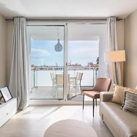 Spaces Oasis Penthouse 3 Bedroom, 2 Bathroom, Terrace, Pool, Sleeps Up To 6 シッチェス