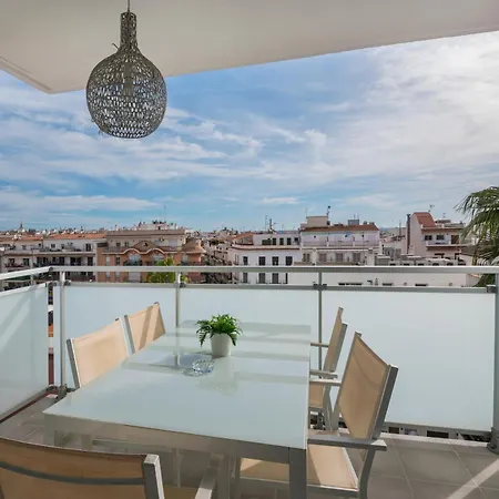アパート Spaces Oasis Penthouse 3 Bedroom, 2 Bathroom, Terrace, Pool, Sleeps Up To 6 シッチェス