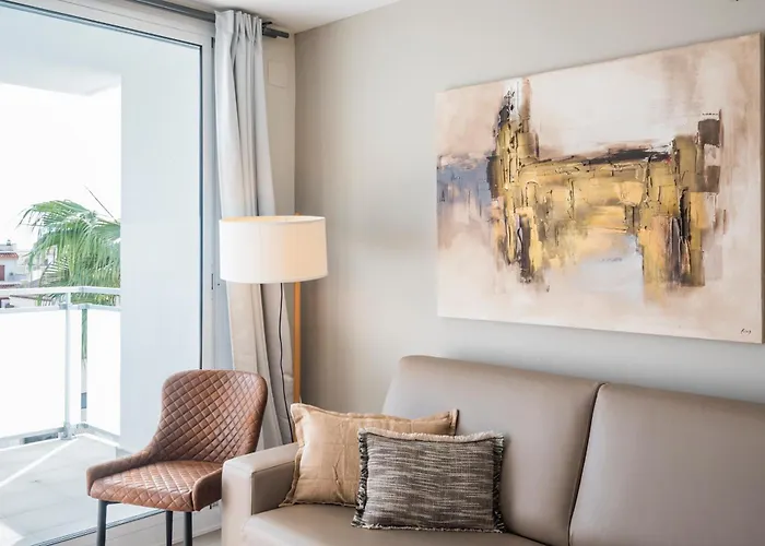 Apartmán Spaces Oasis Penthouse 3 Bedroom, 2 Bathroom, Terrace, Pool, Sleeps Up To 6 *
