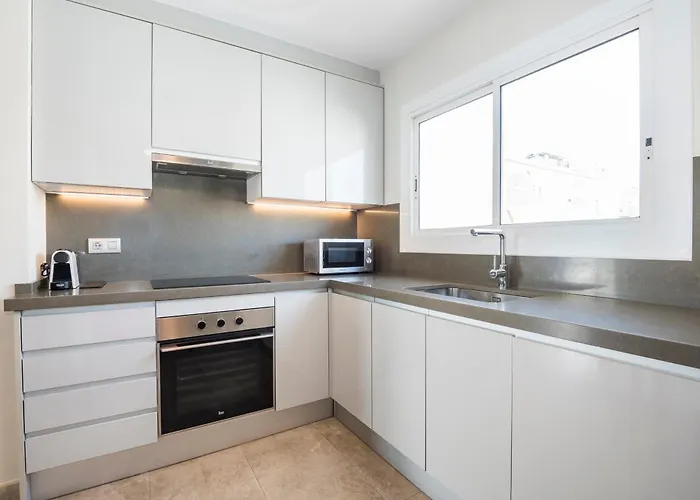 Spaces Oasis Penthouse 3 Bedroom, 2 Bathroom, Terrace, Pool, Sleeps Up To 6 Apartmán Sitges