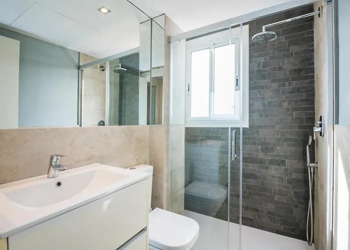 Spaces Oasis Penthouse 3 Bedroom, 2 Bathroom, Terrace, Pool, Sleeps Up To 6 * Sitges