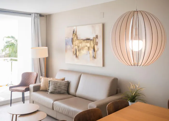 Spaces Oasis Penthouse 3 Bedroom, 2 Bathroom, Terrace, Pool, Sleeps Up To 6 Apartmán Sitges