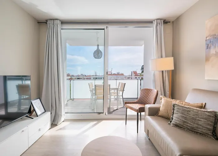 Spaces Oasis Penthouse 3 Bedroom, 2 Bathroom, Terrace, Pool, Sleeps Up To 6 Sitges